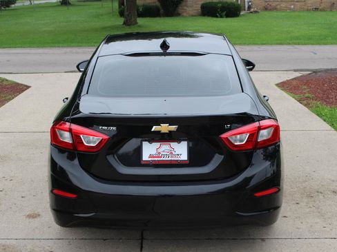 Used 2019 Chevrolet Cruze LT w/ LT Fleet Convenience Package FWD image 9
