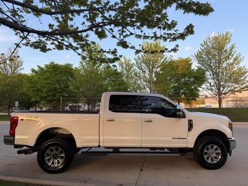 Used 2018 Ford F350 XLT w/ XLT Premium Package AWD/4WD image 13
