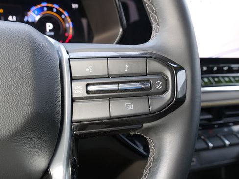 Used 2024 Chevrolet Colorado ZR2 w/ Technology Package image 23