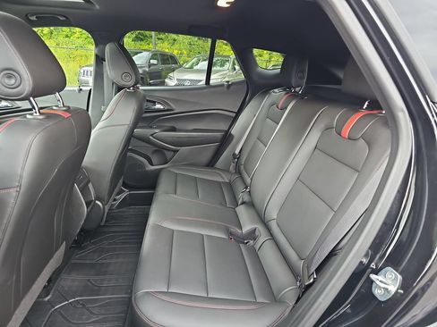 Used 2024 Chevrolet Trax RS w/ Sunroof Package FWD image 27