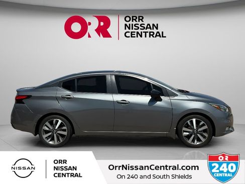Used 2021 Nissan Versa SR w/ Convenience Package FWD image 4