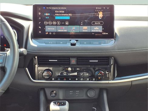 Used 2024 Nissan Rogue SL w/ SL Premium Package FWD image 15