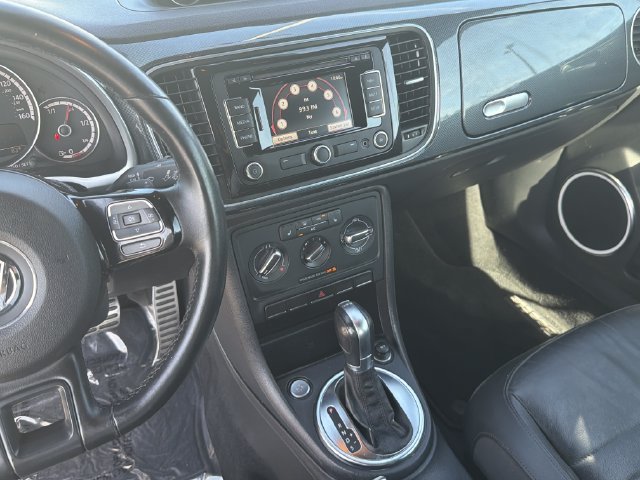 Used 2013 Volkswagen Beetle 2.0T FWD image 25