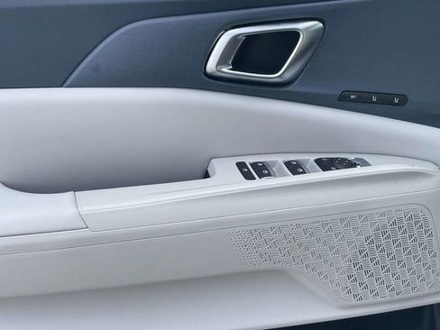 New 2026 Kia Carnival EX FWD image 26