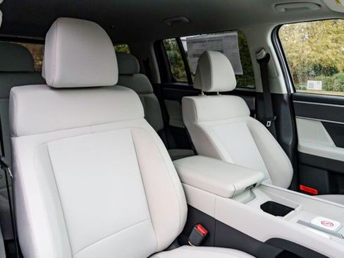 New 2026 Hyundai Santa Fe SE image 25