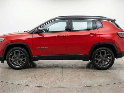Used 2025 Jeep Compass Limited image 5