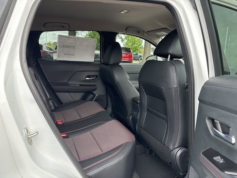 New 2025 Nissan Kicks SR FWD image 16