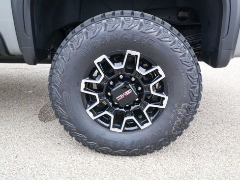 New 2026 GMC Sierra 2500 AT4X w/ LPO, Black Badging Package AWD/4WD image 38