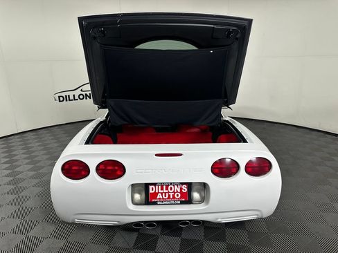 Used 2004 Chevrolet Corvette Coupe w/ Roof Package RWD image 6