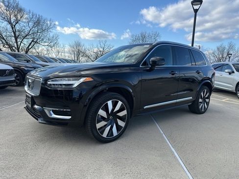 Certified 2024 Volvo XC90 T8 Plus w/ Protection Package Premier image 4