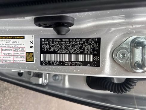Used 2018 Toyota Prius Three Touring FWD image 28