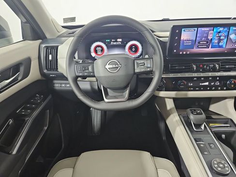 New 2026 Nissan Pathfinder SL w/ SL Premium Package AWD/4WD image 13