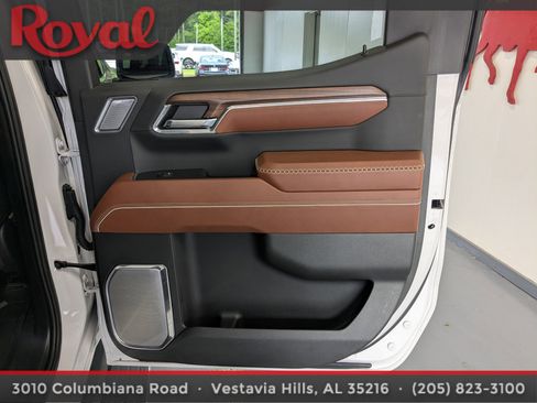 Used 2024 GMC Sierra 1500 Denali Ultimate AWD/4WD image 9
