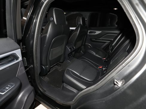 Used 2017 Jaguar F-PACE S AWD/4WD image 4
