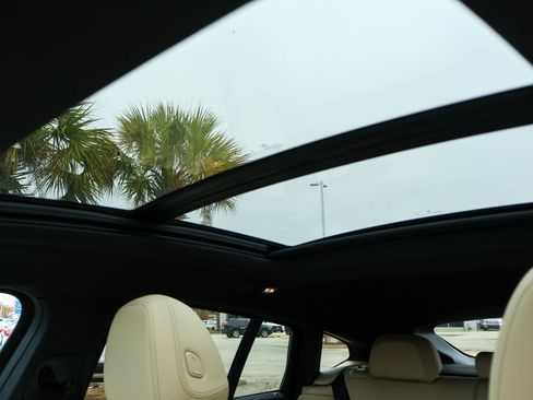 Used 2025 BMW X4 M40i w/ Premium Package image 12