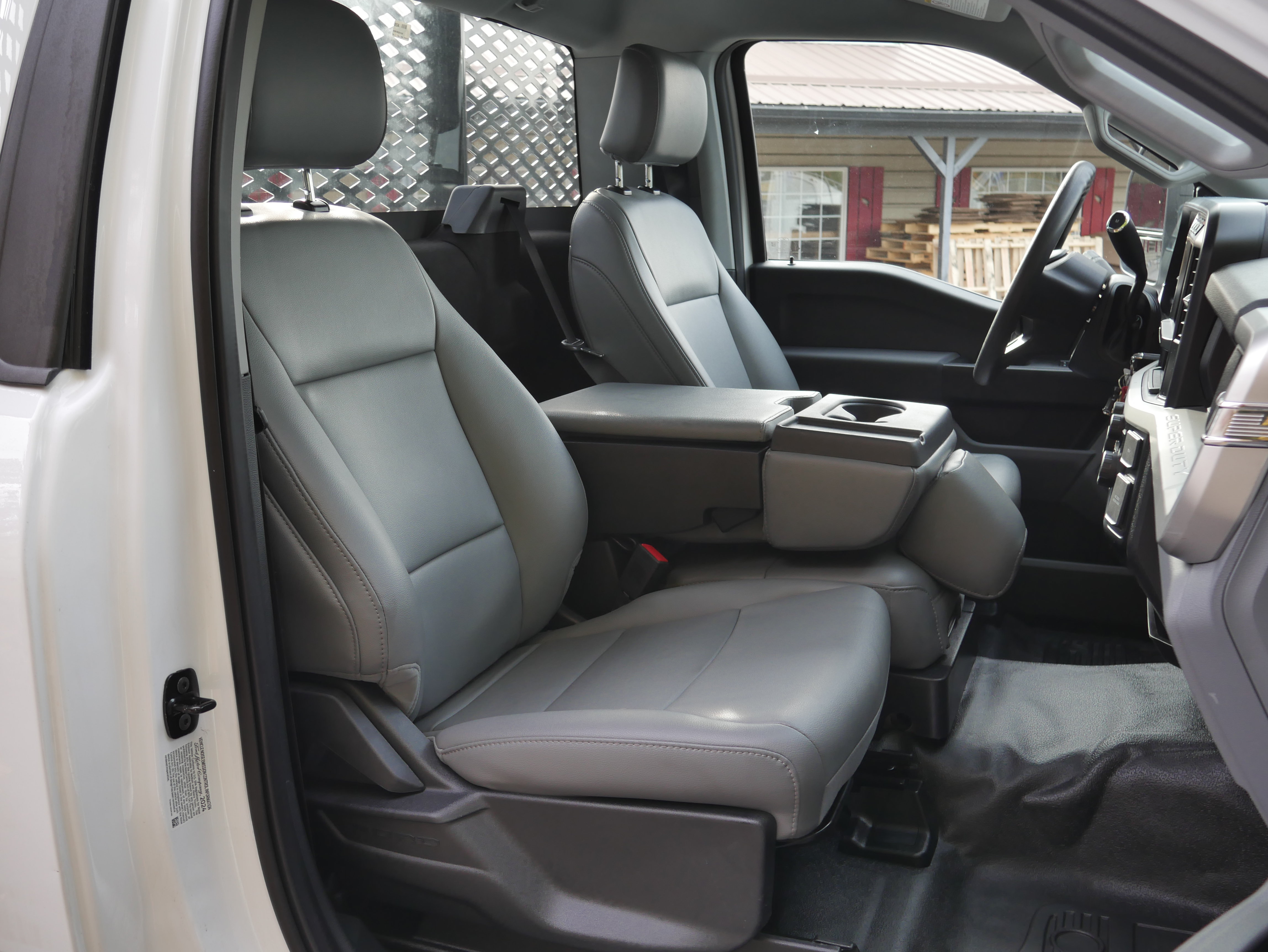 Certified 2024 Ford F550 4x4 Regular Cab Super Duty image 23