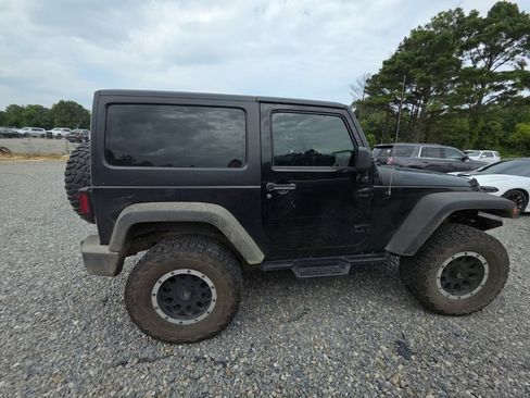 Used 2015 Jeep Wrangler Sport w/ Quick Order Package 23S AWD/4WD image 8