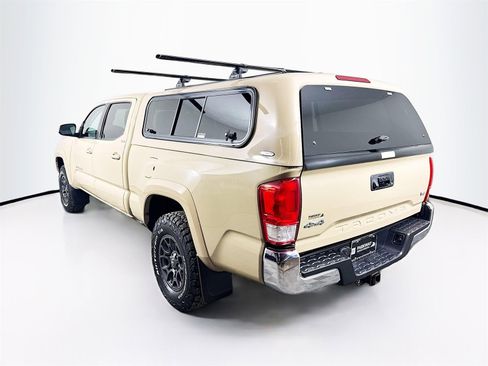 Used 2017 Toyota Tacoma SR5 w/ Tow Package image 5