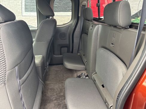 Used 2017 Nissan Frontier PRO-4X w/ Pro-4x Graphics Package image 19