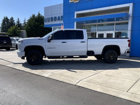 Used 2021 Chevrolet Silverado 2500 LTZ w/ LTZ Plus Package AWD/4WD image 2