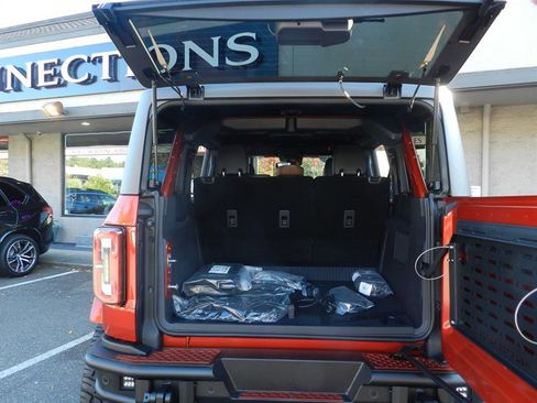 Used 2024 Ford Bronco Outer Banks image 35
