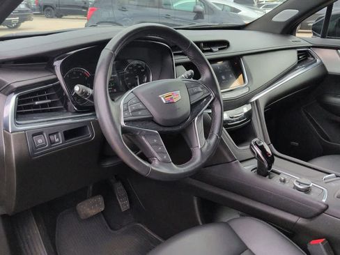 Used 2023 Cadillac XT5 Premium Luxury AWD/4WD image 2