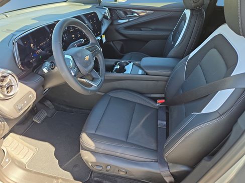 New 2025 Chevrolet Blazer EV LT image 15