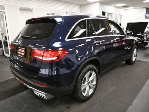 Used 2018 Mercedes-Benz GLC 300 4MATIC image 7