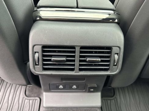 Used 2024 Land Rover Range Rover Velar Dynamic SE AWD/4WD image 16