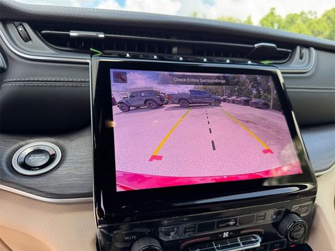 New 2025 Jeep Grand Cherokee L Limited w/ Black Appearance Package image 29