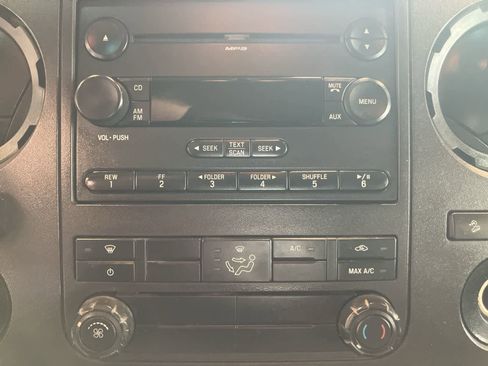 Used 2011 Ford F250 XL w/ FX4 Off Road Pkg AWD/4WD image 19