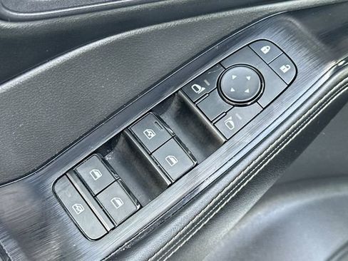 Used 2024 Nissan Rogue SV image 12