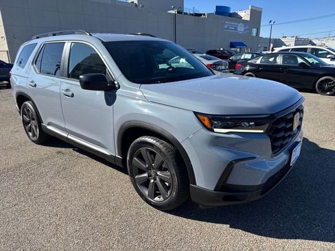 Used 2023 Honda Pilot Sport image 19
