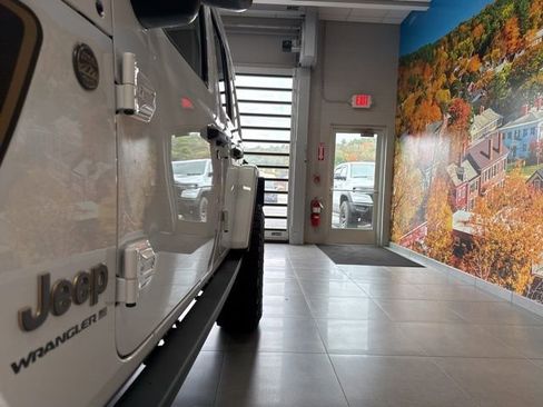 New 2025 Jeep Wrangler Unlimited Rubicon 392 image 14