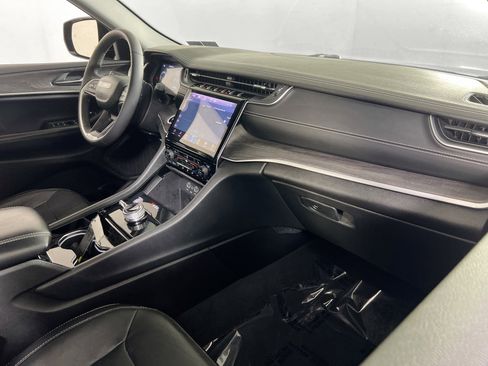 Used 2023 Jeep Grand Cherokee Limited image 28