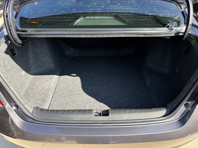 Used 2019 Honda Accord LX image 8