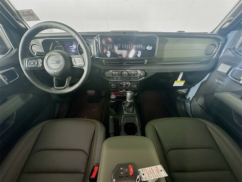 New 2026 Jeep Gladiator Mojave w/ Technology Group image 9