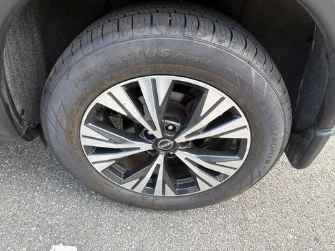 Used 2023 Nissan Rogue SV AWD/4WD image 11