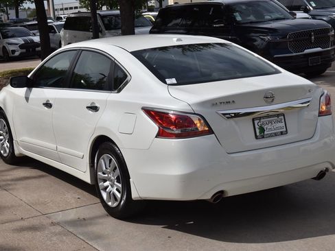 Used 2015 Nissan Altima 2.5 S w/ Power Driver Seat Package FWD image 10