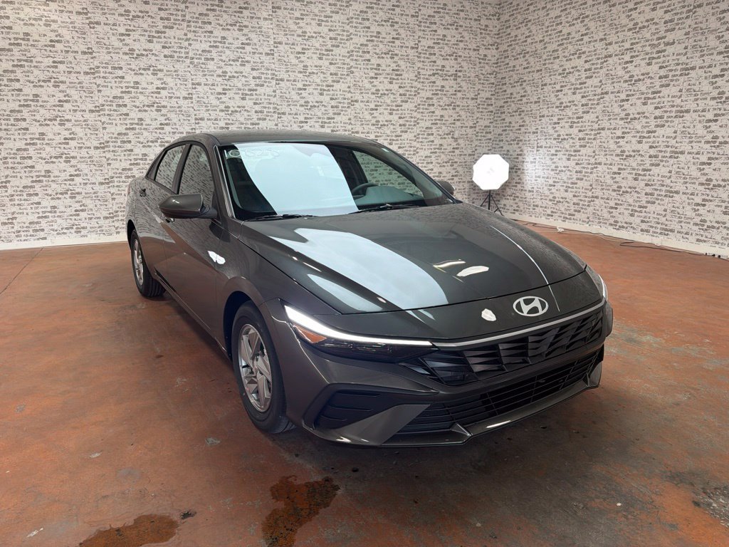 New 2026 Hyundai Elantra SE FWD image 1
