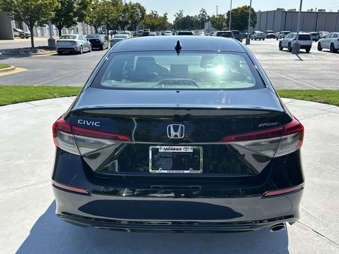 Used 2023 Honda Civic Sport image 9