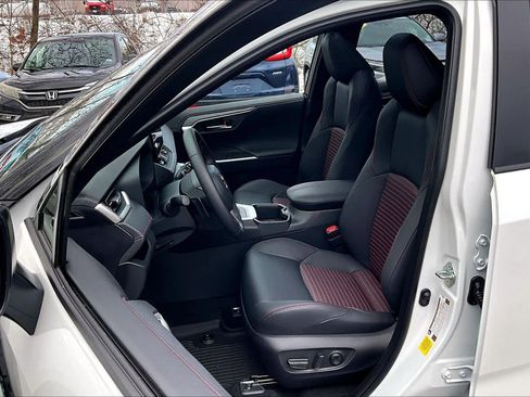 Certified 2025 Toyota RAV4 XSE image 9