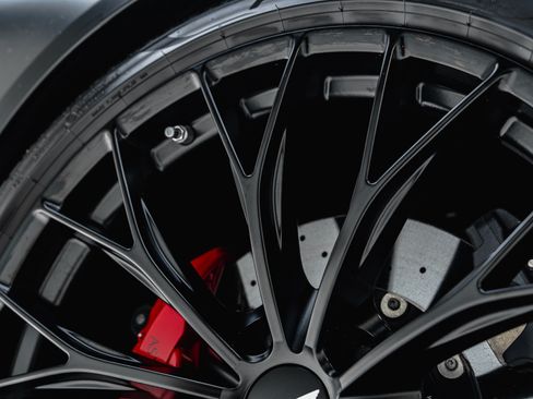 Used 2023 Aston Martin V8 Vantage Coupe RWD image 33