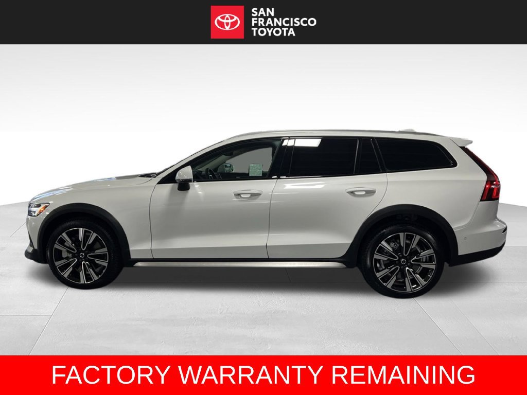 Used 2026 Volvo V60 B5 Cross Country Ultra w/ Climate Package AWD/4WD image 2
