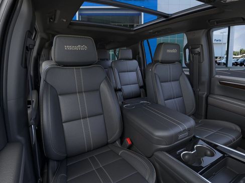 New 2026 Chevrolet Suburban High Country AWD/4WD image 32