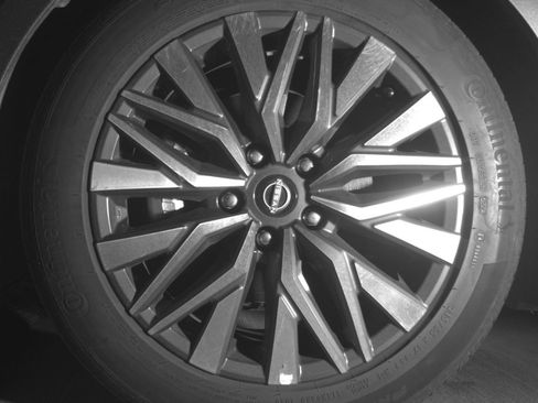 Used 2025 Nissan Altima 2.5 SV FWD image 15