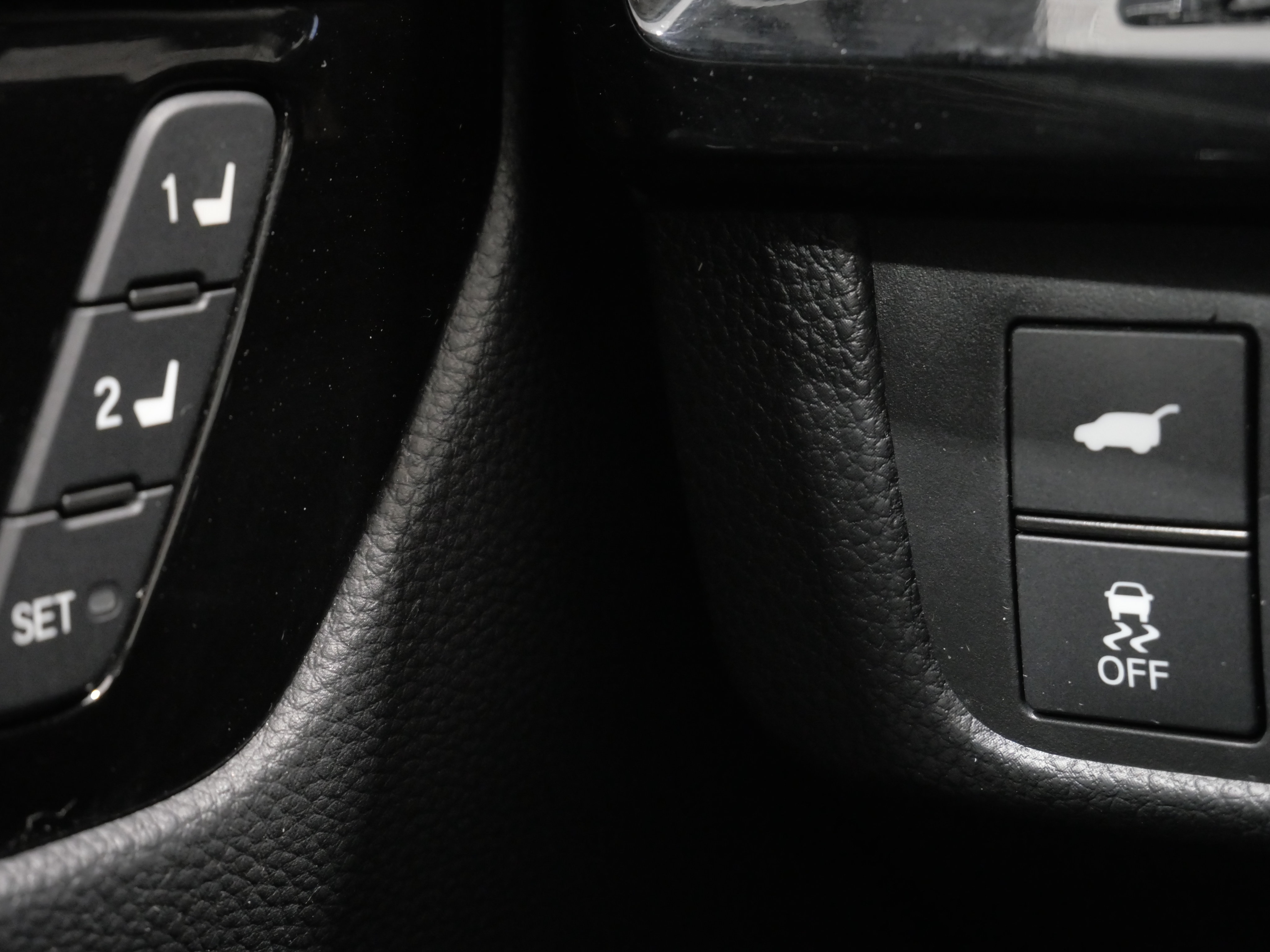 Used 2025 Honda CR-V EX-L image 15