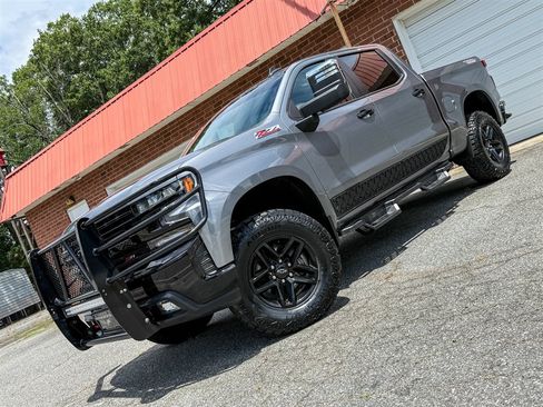 Used 2021 Chevrolet Silverado 1500 LT Trail Boss w/ Bed Protection Package AWD/4WD image 3