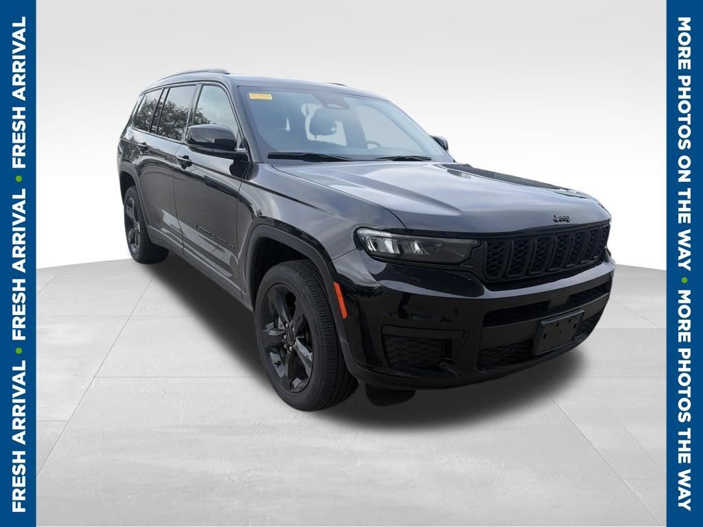 Used 2024 Jeep Grand Cherokee L Altitude AWD/4WD image 1