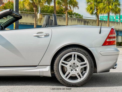 Used 2003 Mercedes-Benz SLK 32 AMG image 5